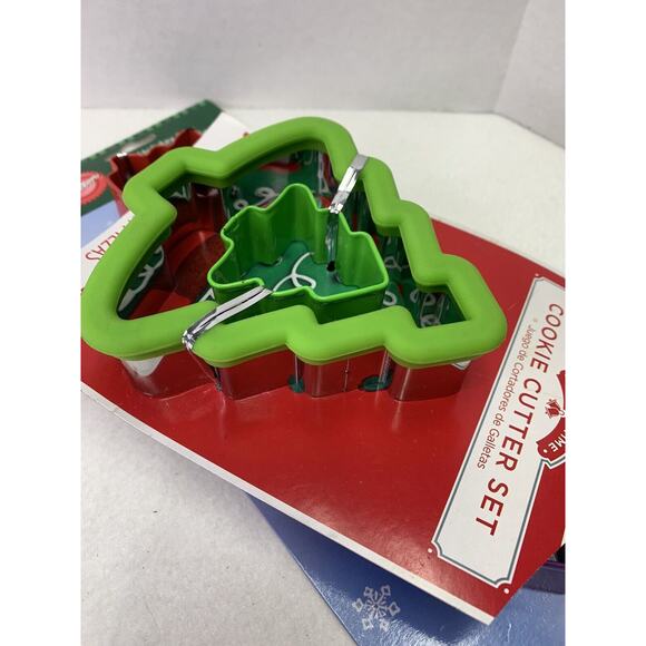 5 NOS Metal Christmas Cookie Cutters in Sets Tree Star Gift Ornament Wilton Plus - Picture 5 of 10